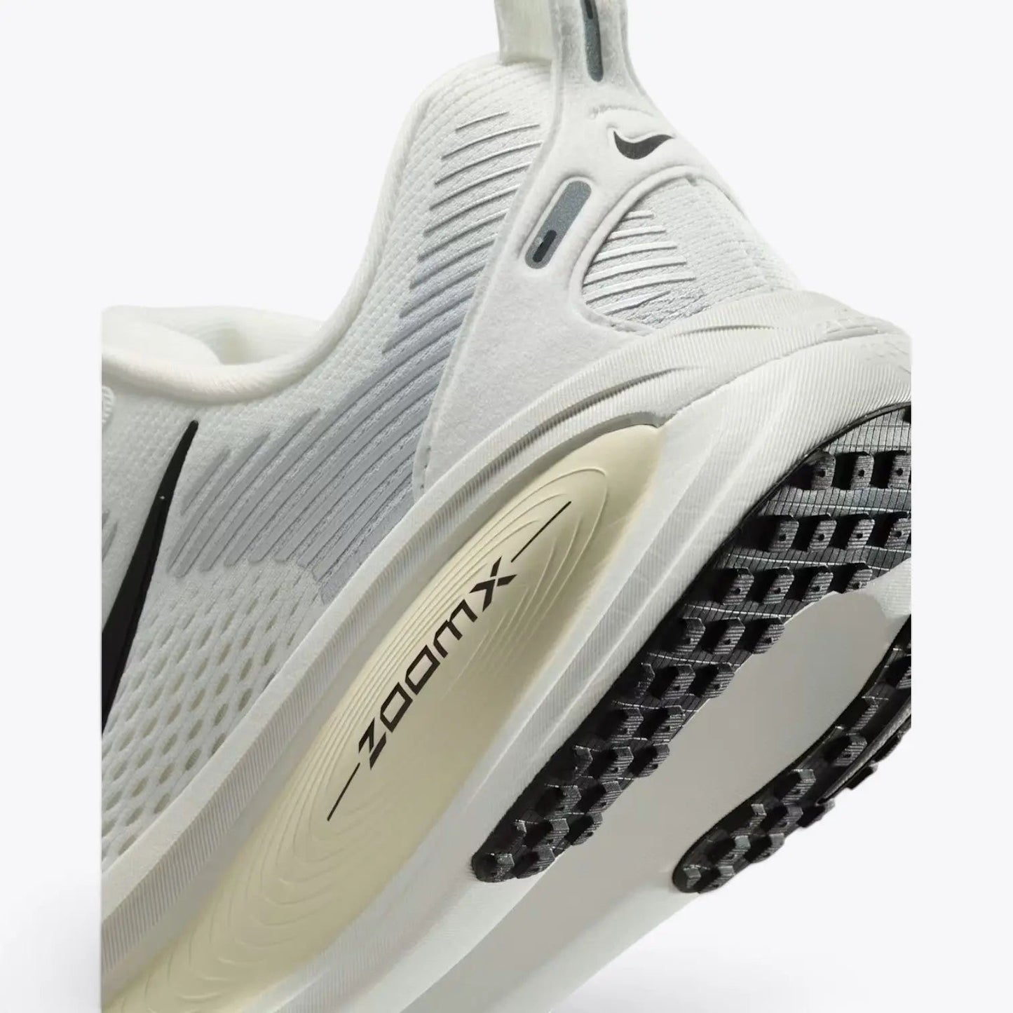 Nike Vomero 18 Summit White Coconut Milk