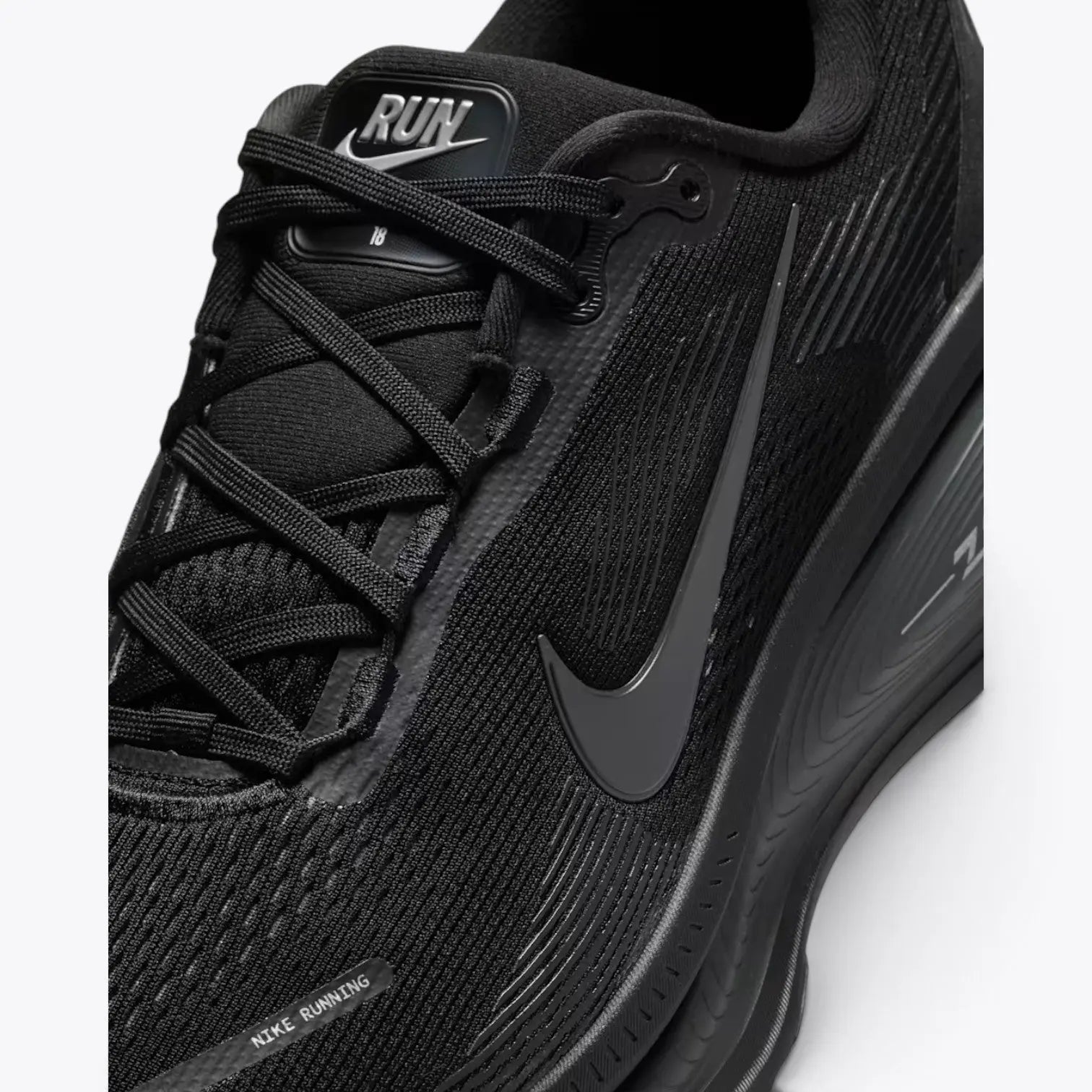 Nike Vomero 18 Triple Black