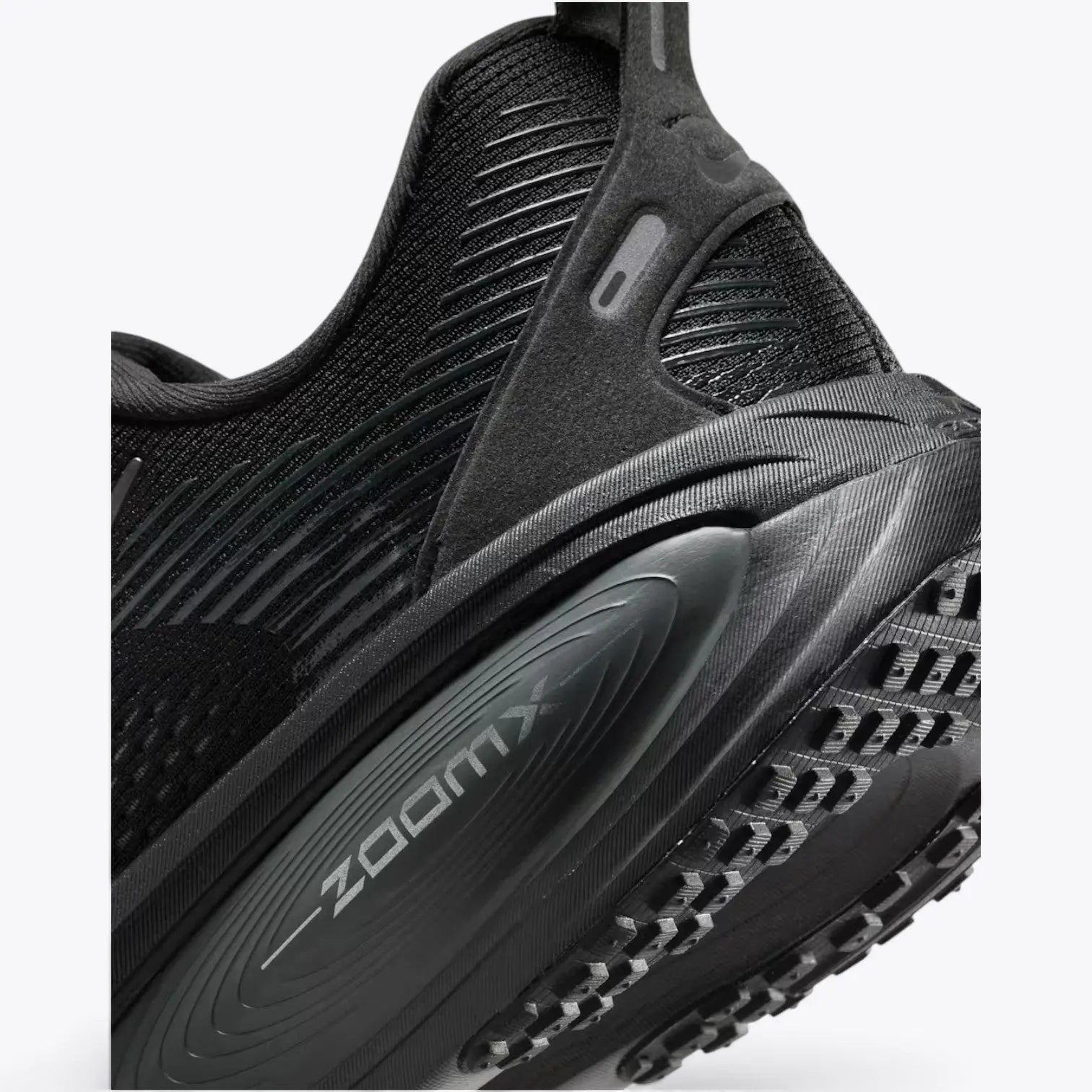 Nike Vomero 18 Triple Black
