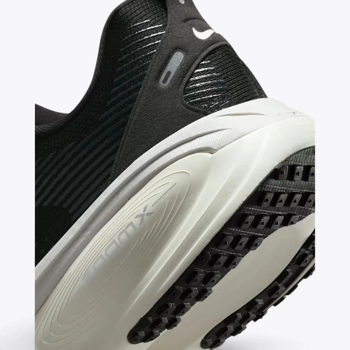 Nike Vomero 18 White Black