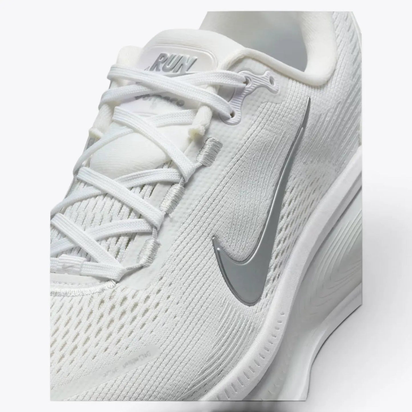 Nike Vomero 18 White Metallic Silver Photon Dust