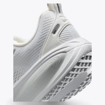 Nike Vomero 18 White Metallic Silver Photon Dust