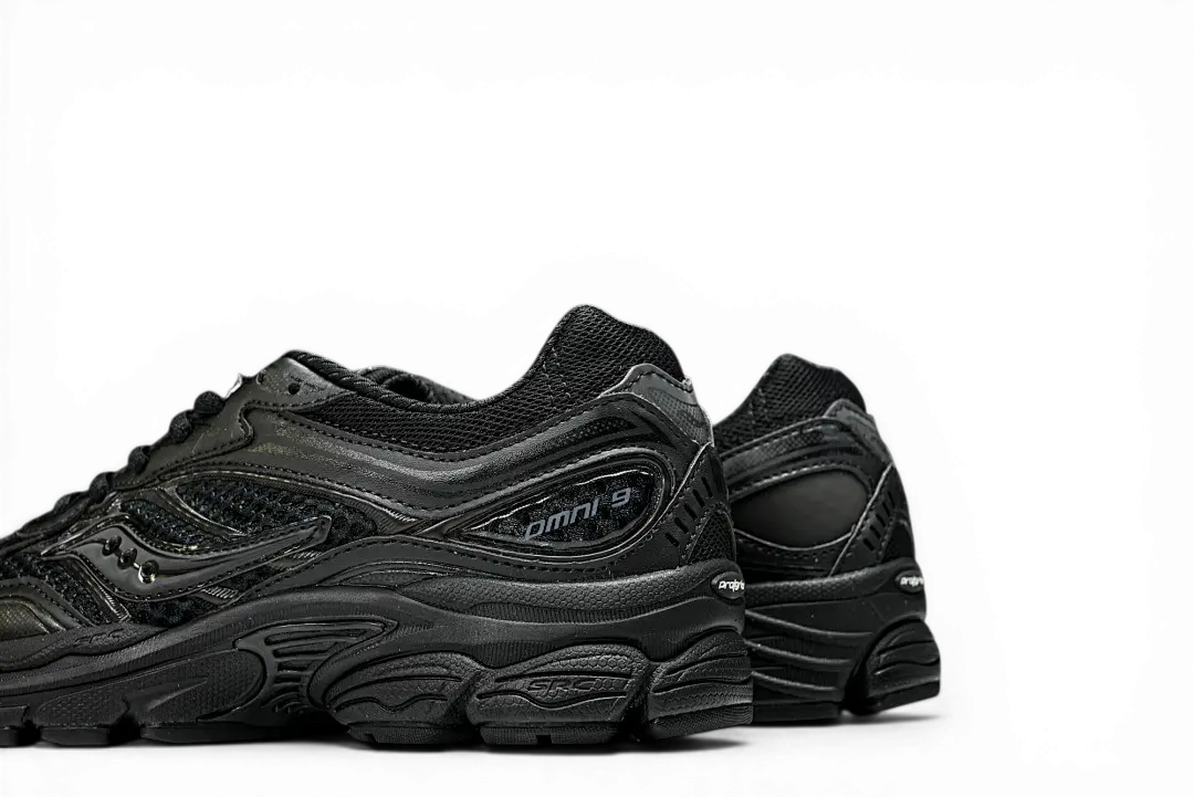 Saucony ProGrid Omni 9 Armor Black