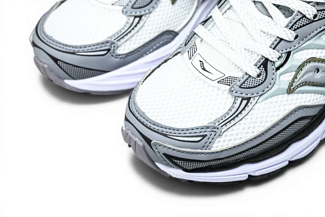Saucony ProGrid Omni 9 Fabricated Future White Multi