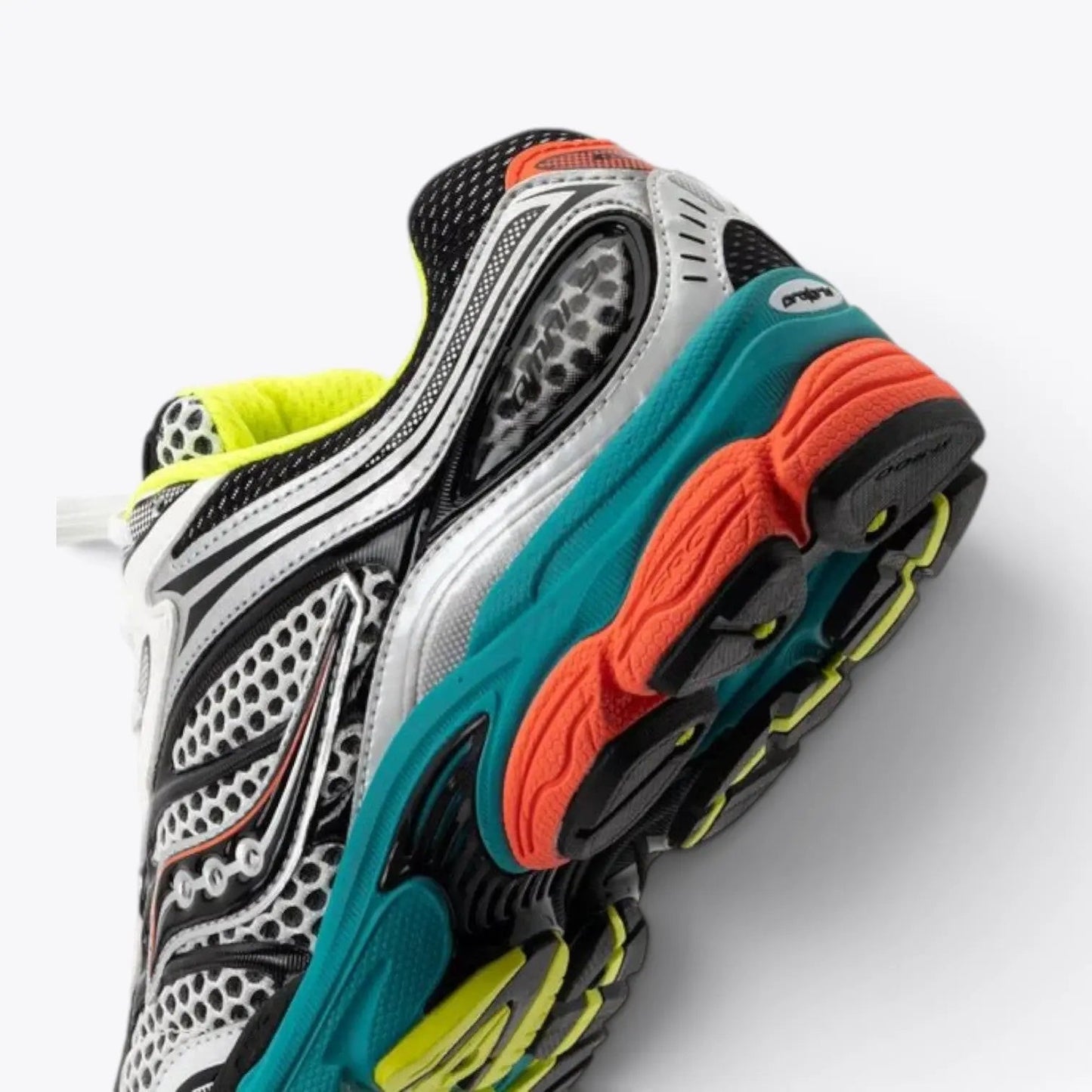 Saucony ProGrid Omni 9 Silver Mutant